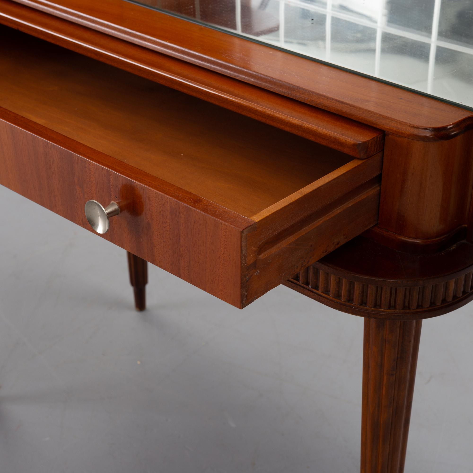 A mid 20th century drinking cabinet.