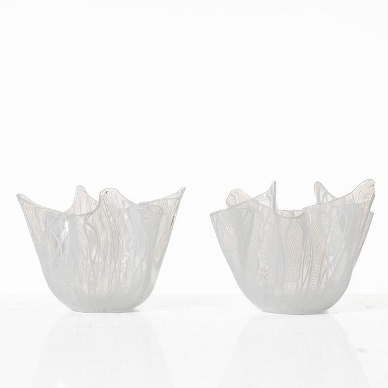 Venini, Fulvio Bianconi & Paolo Venini, skålar, ett par, "Fazzoletto", Murano, Italien, 1900-talets mitt.