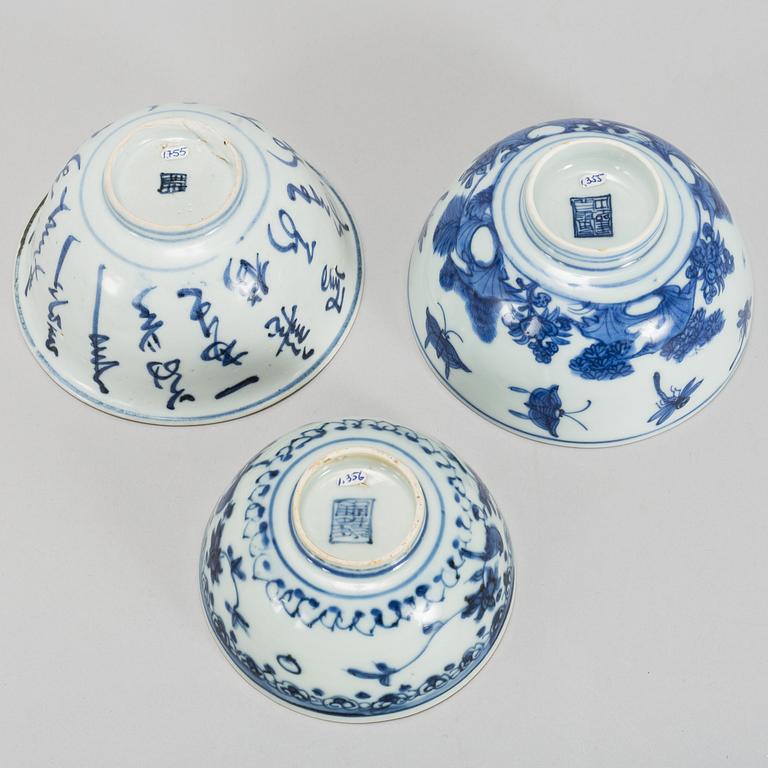 A group of three blue and white bowl, Ming dynasty (1368-1644).