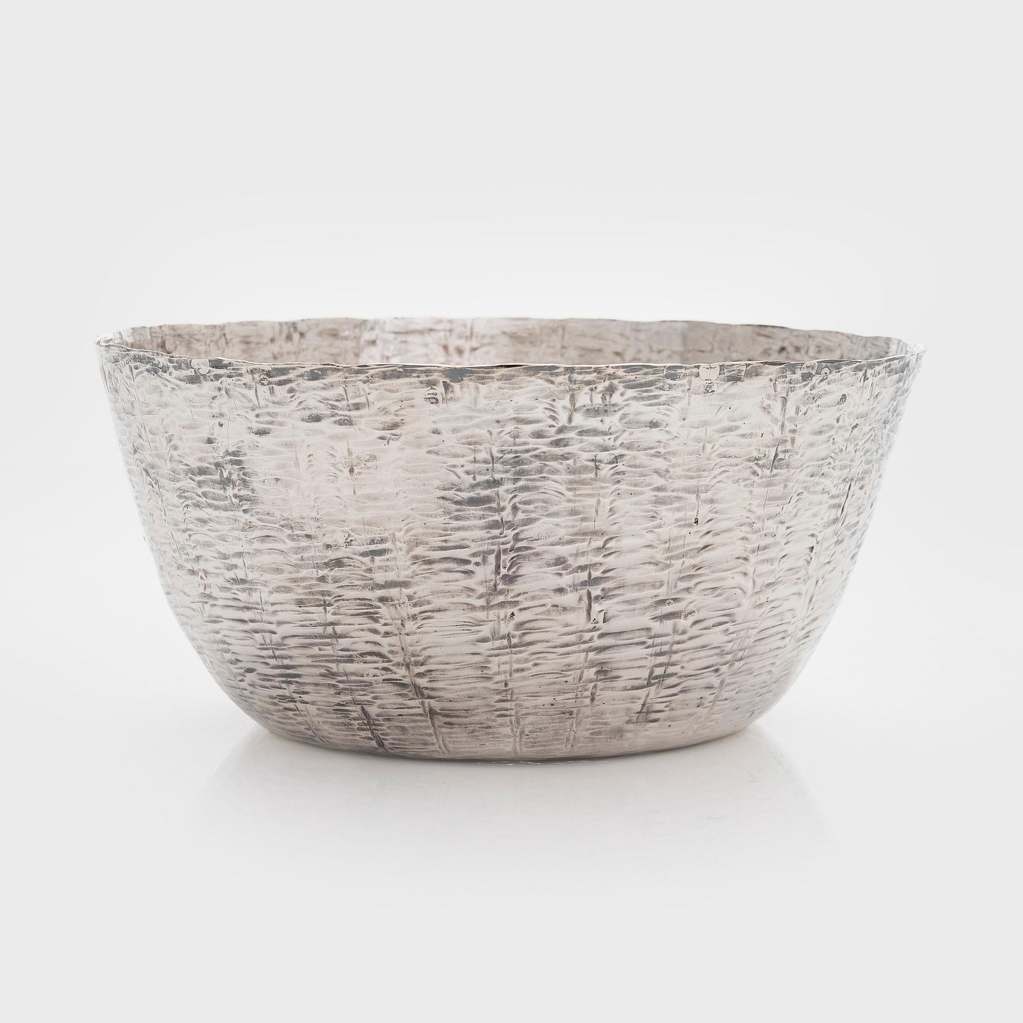Tapio Wirkkala, a silver bowl, model TW 243, Kultakeskus, Hämeenlinna 1972.