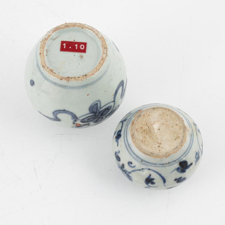 Two blue and white jars and two blue and white boxes, late Ming dynasty, 17th Century.