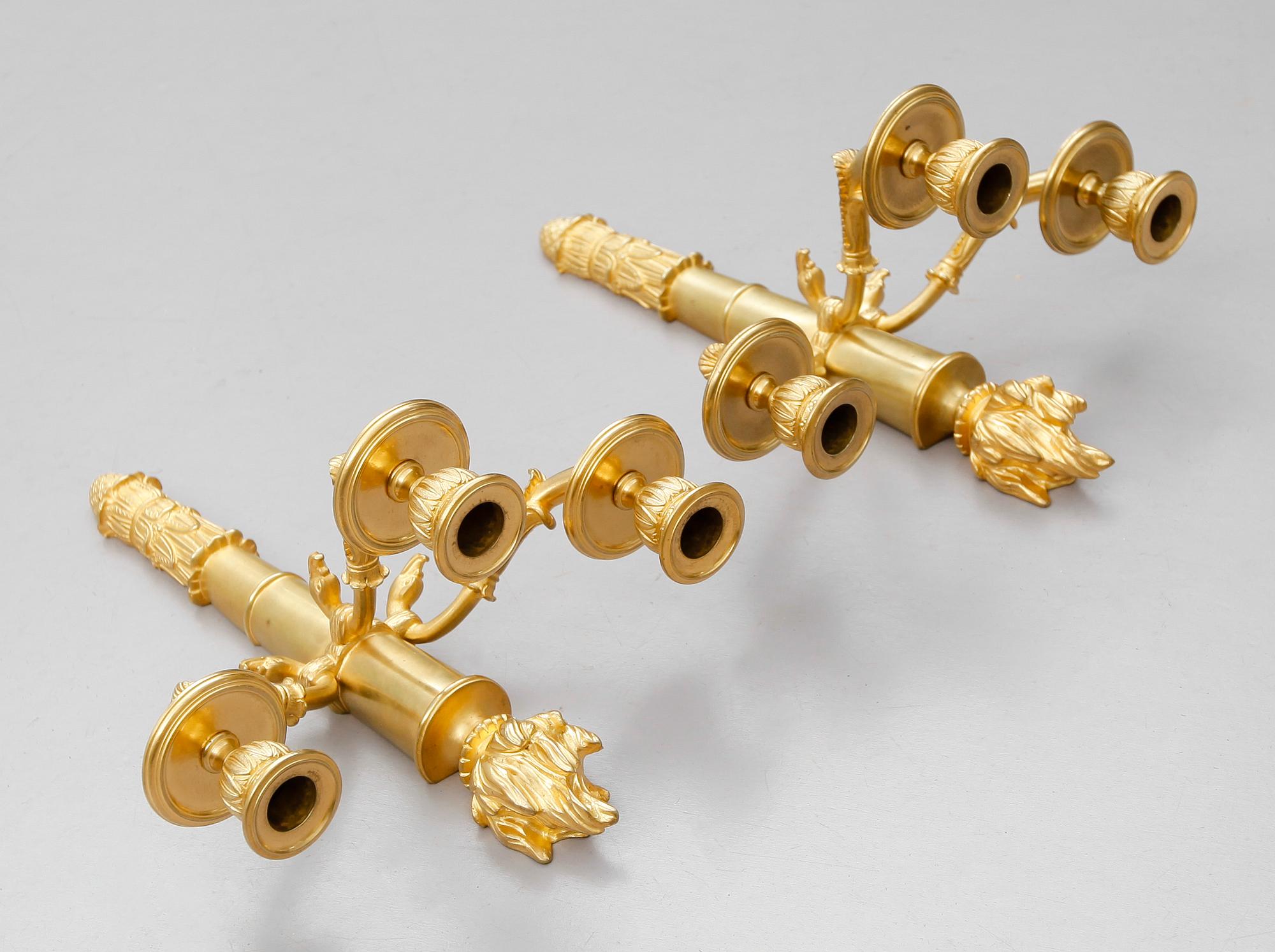 VÄGGAPPLIQUER, 1 par, förgylld brons, empire, 1800-talets början.