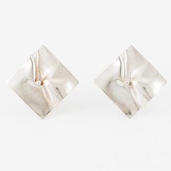 Björn Weckström, ett par örhängen, 'Shields', sterlingsilver, Lapponia 1975.