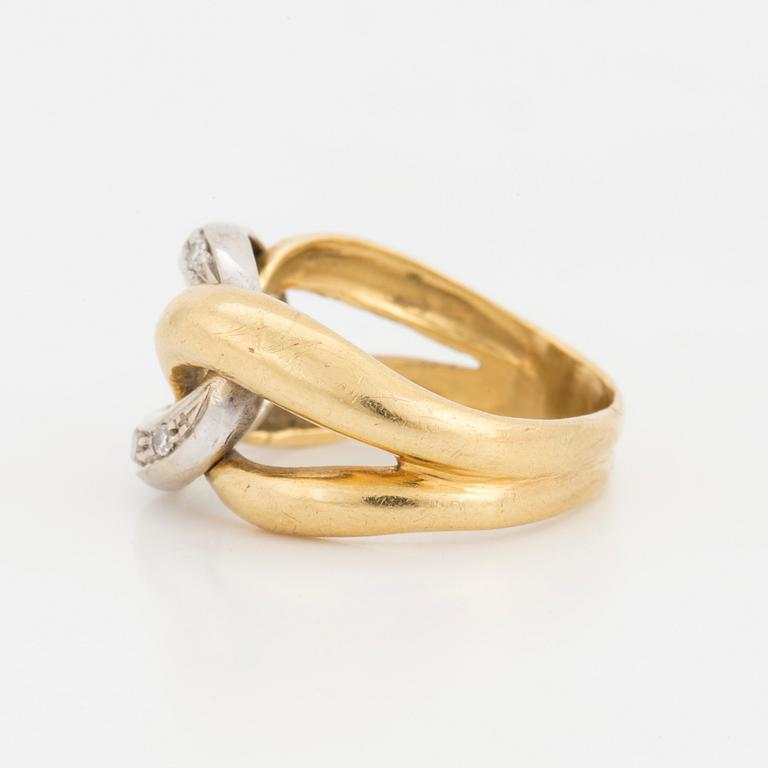 RING, with eight cut diamonds.