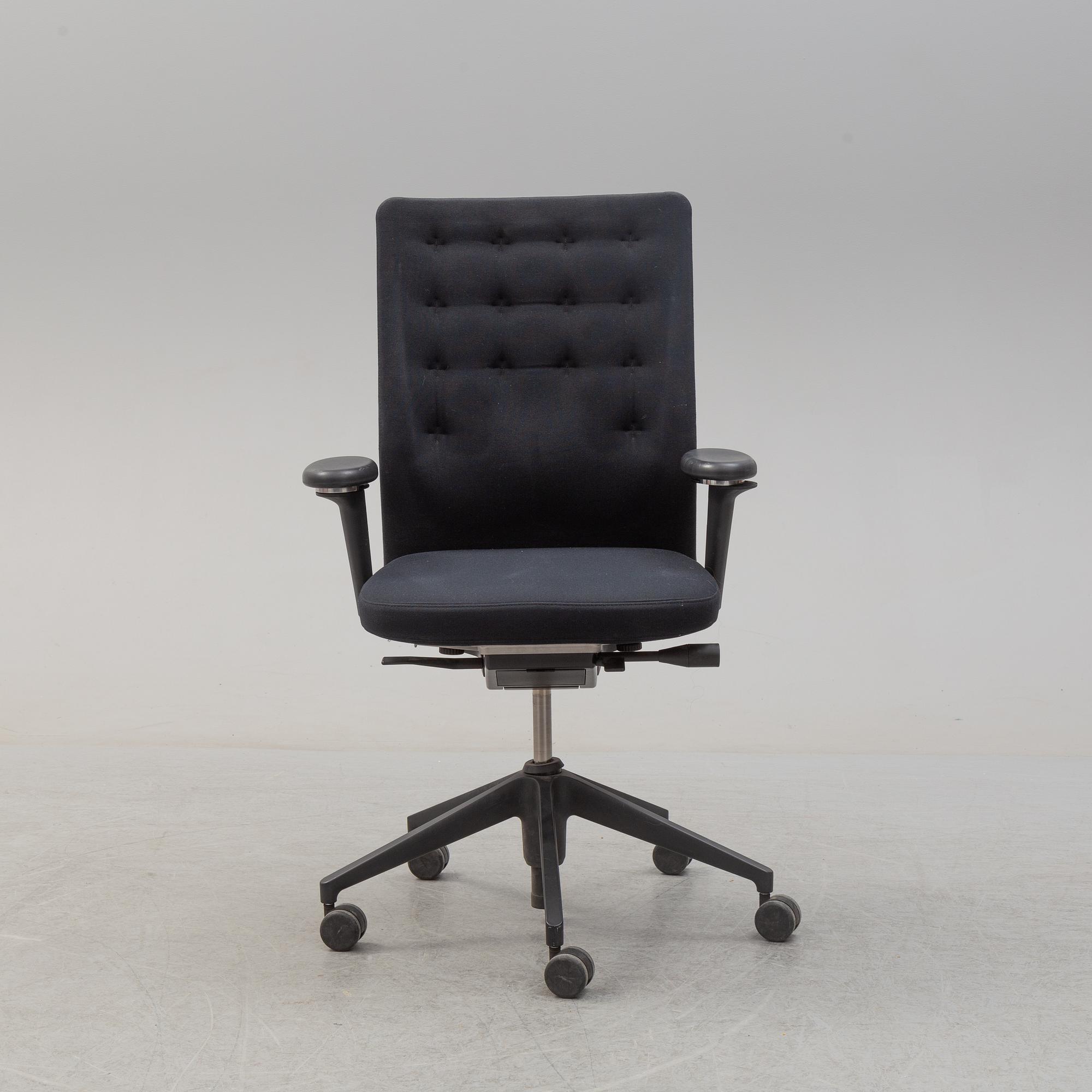 A 21th century 'ID Trim' office chair by Antonio Citterio, Vitra.