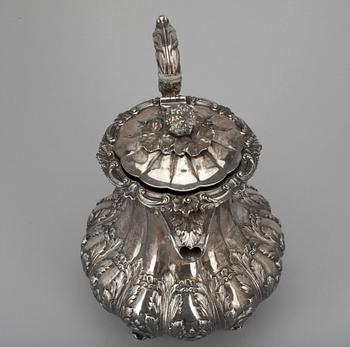 TEKANNA, silver, Irland 1830-tal. Vikt 1125 g.
