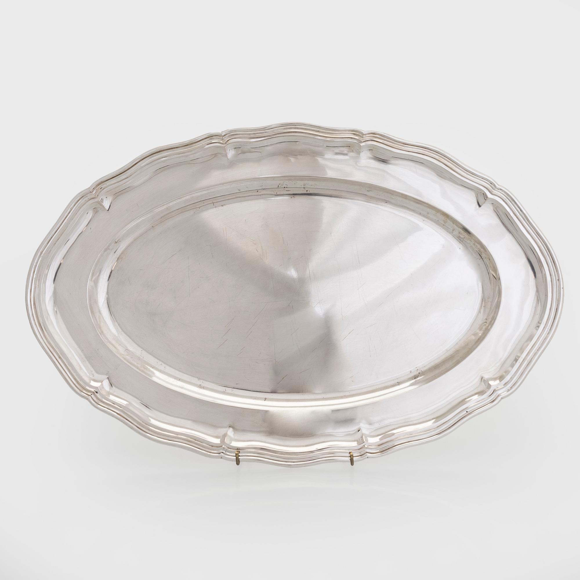 Serveringsfat, 2 st snarlika, silver, Tjeckoslovakien 1929-1941.