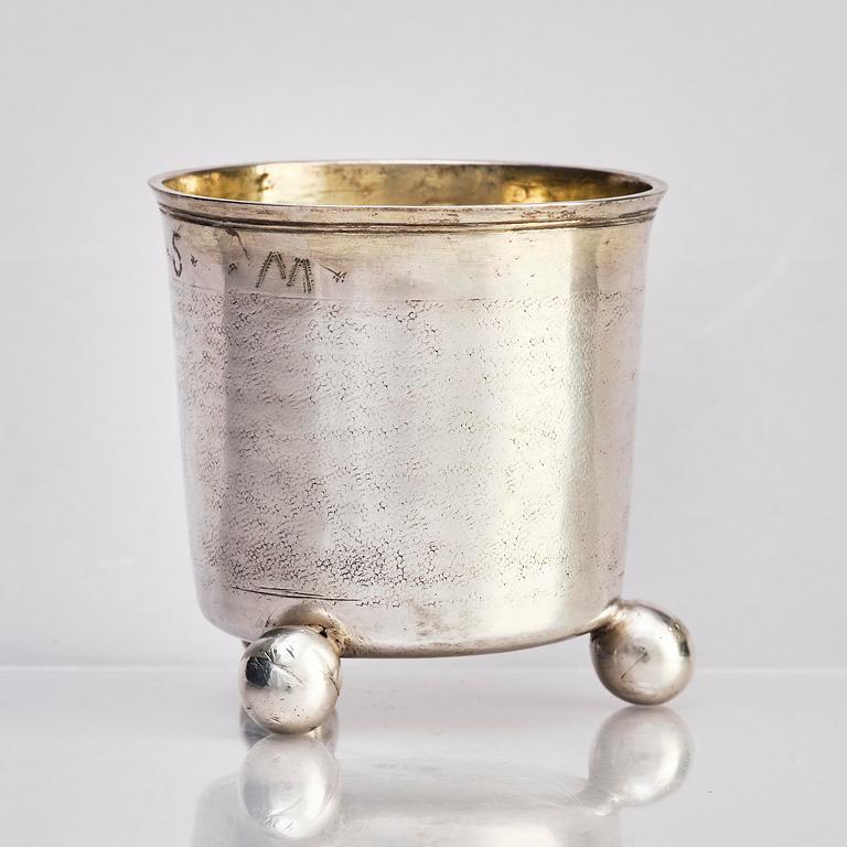 A Swedish 17th century silver beaker, mark of David Richter the elder, Stockholm (active 1630-77 (78)).