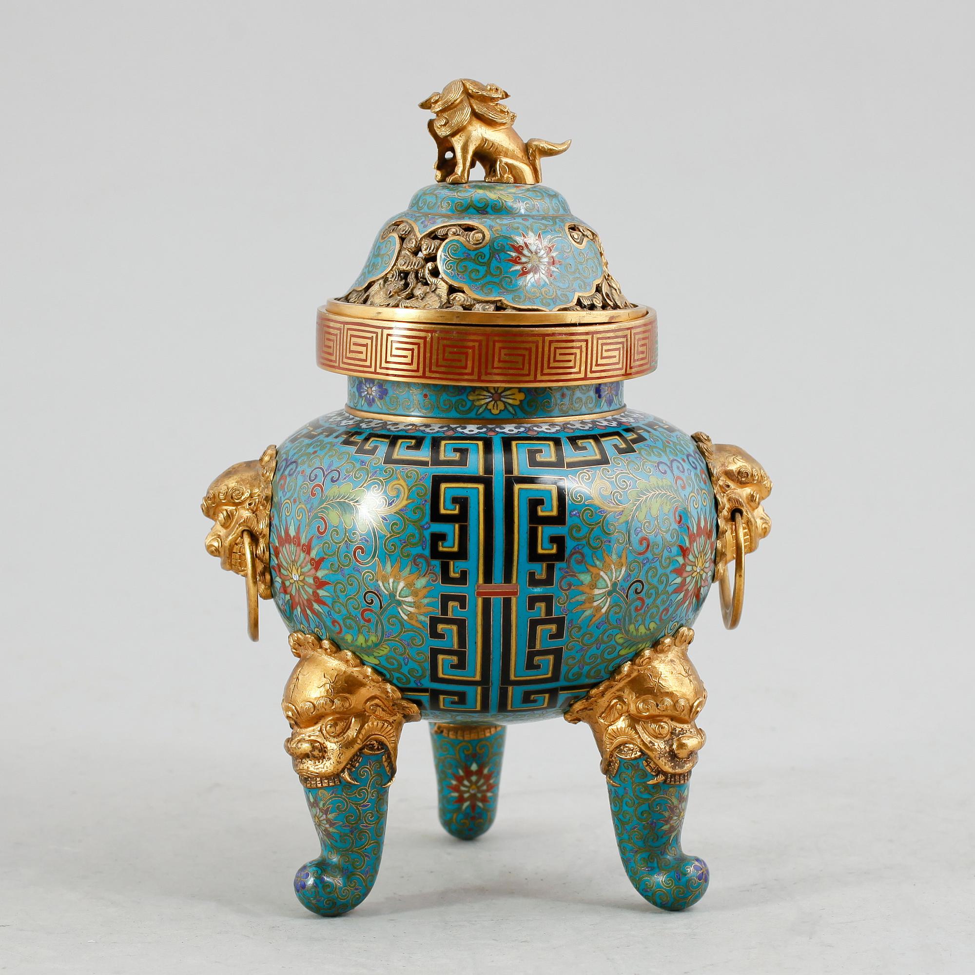 A cloisonné tripod censer, late Qing Dynasty (1644-1912)/ early 20th Century, bearing a Lao Tian Li mark.