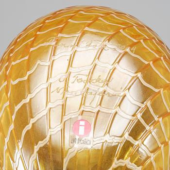 OIVA TOIKKA, lasilintu, Karelian Golden Cuckoo - FinnFest 2004. Signeerattu O. Toikka Nuutajärvi.