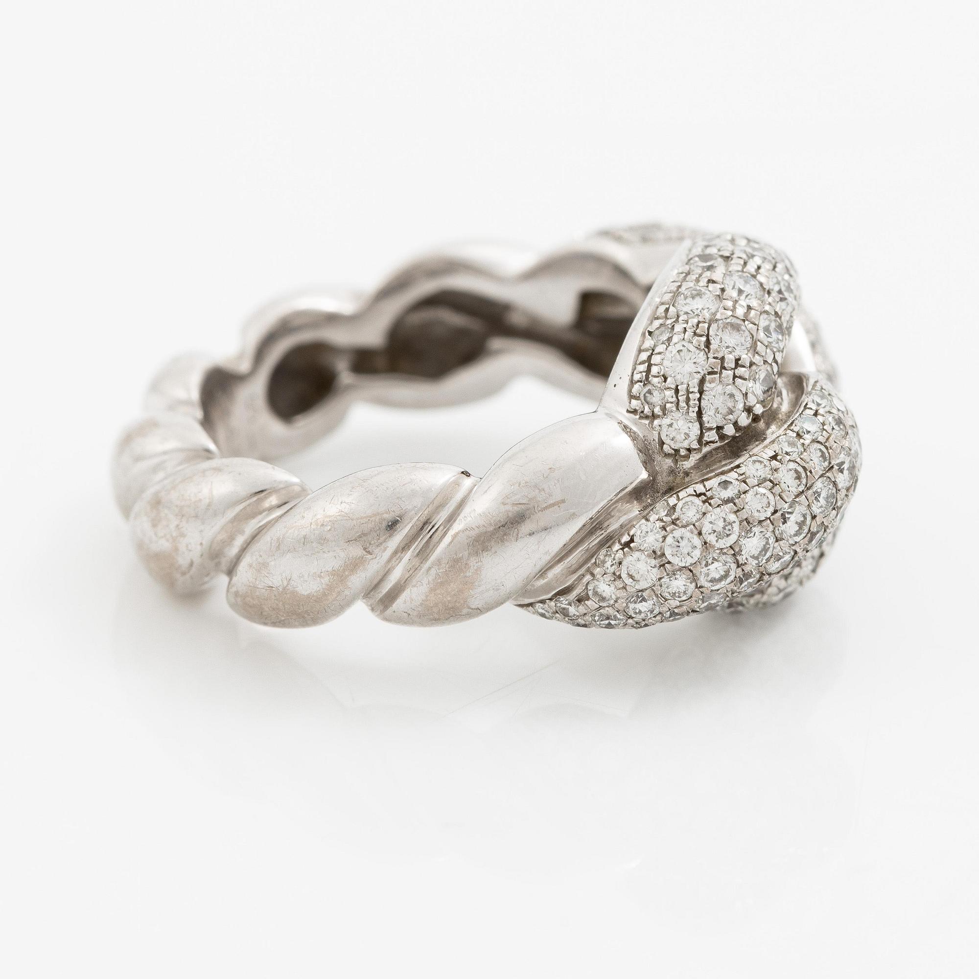 Hermès ring 18K vitguld med runda briljantslipade diamanter.