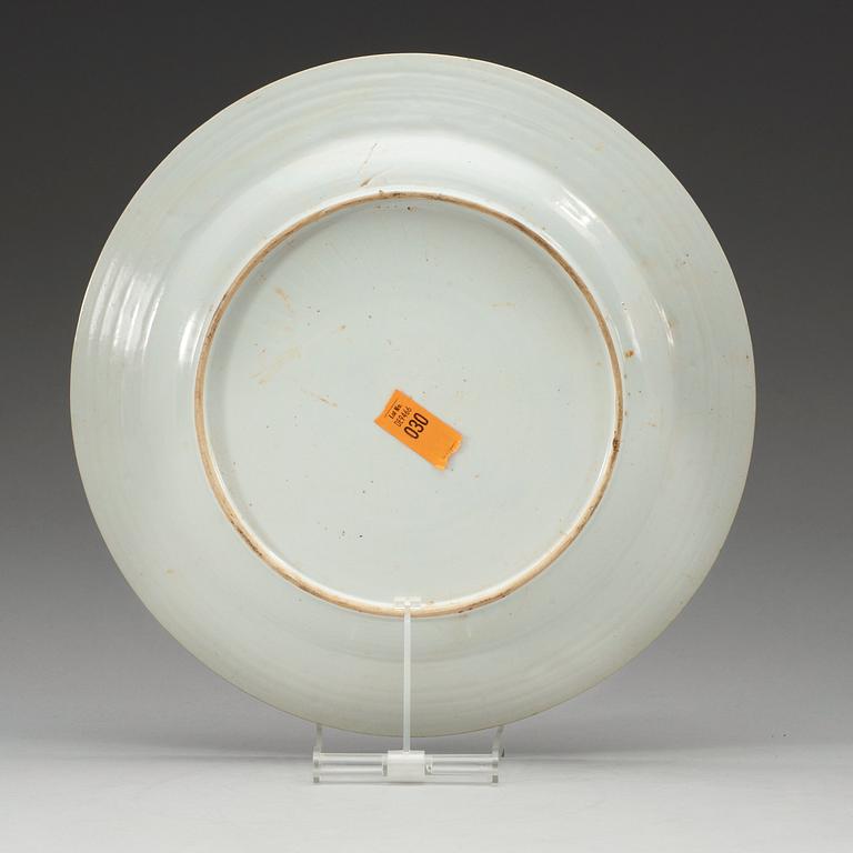 A famille rose armorial charger, Qing dynasty, Qianlong (1736-95).