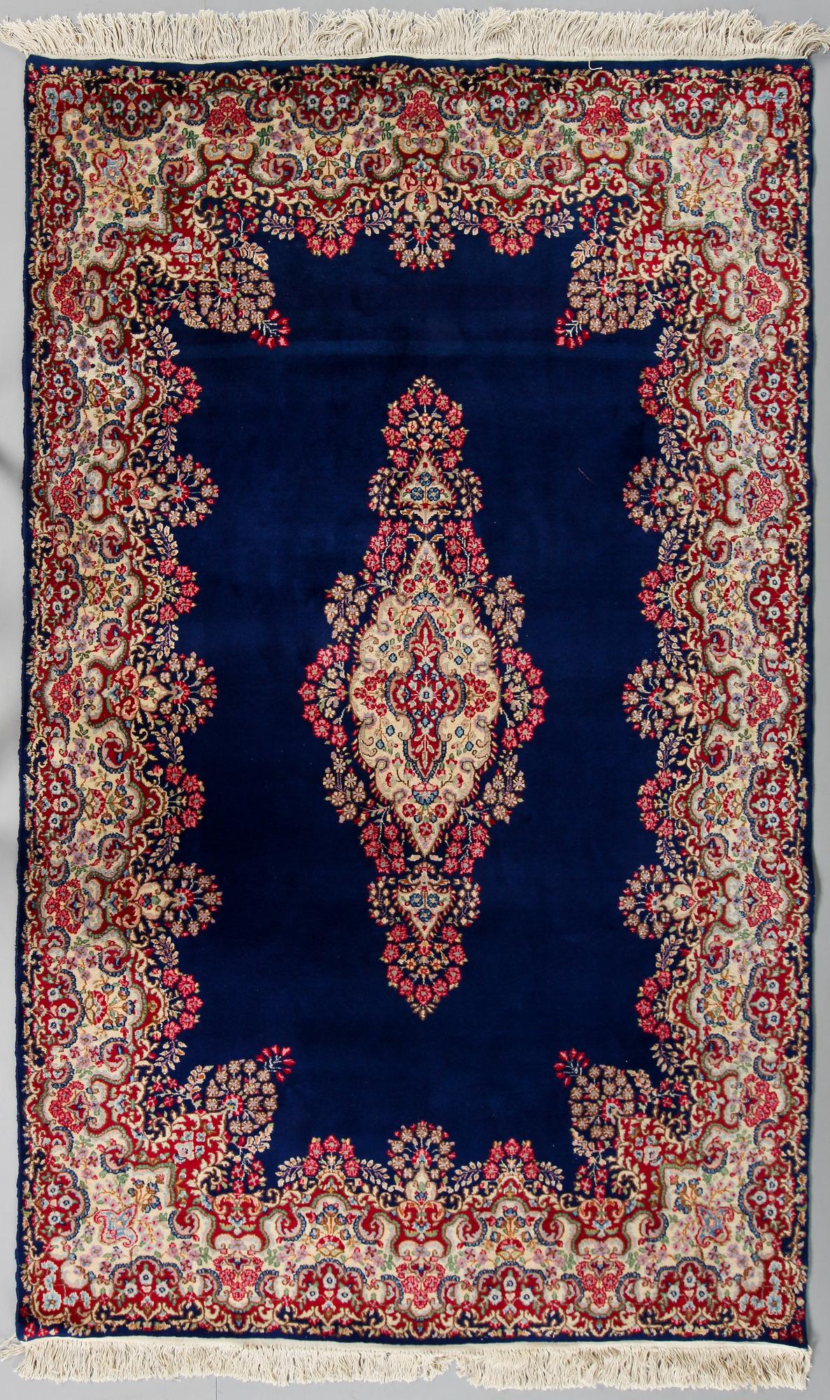MATTA, Kirman, 1900-talets andra hälft. Ca 255 x 155 cm.