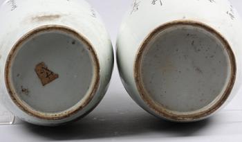 GOLVVASER, porslin, 2 st. Kina, 1900-talets första hälft.