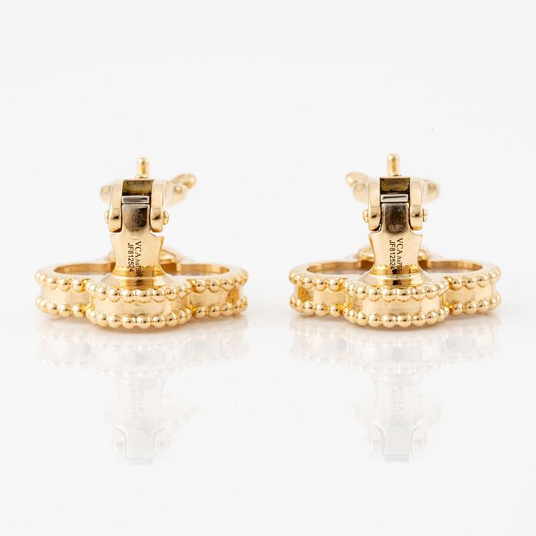 Van Cleef & Arpels ett par örhängen "Alhambra" 18K guld med pärlemor.