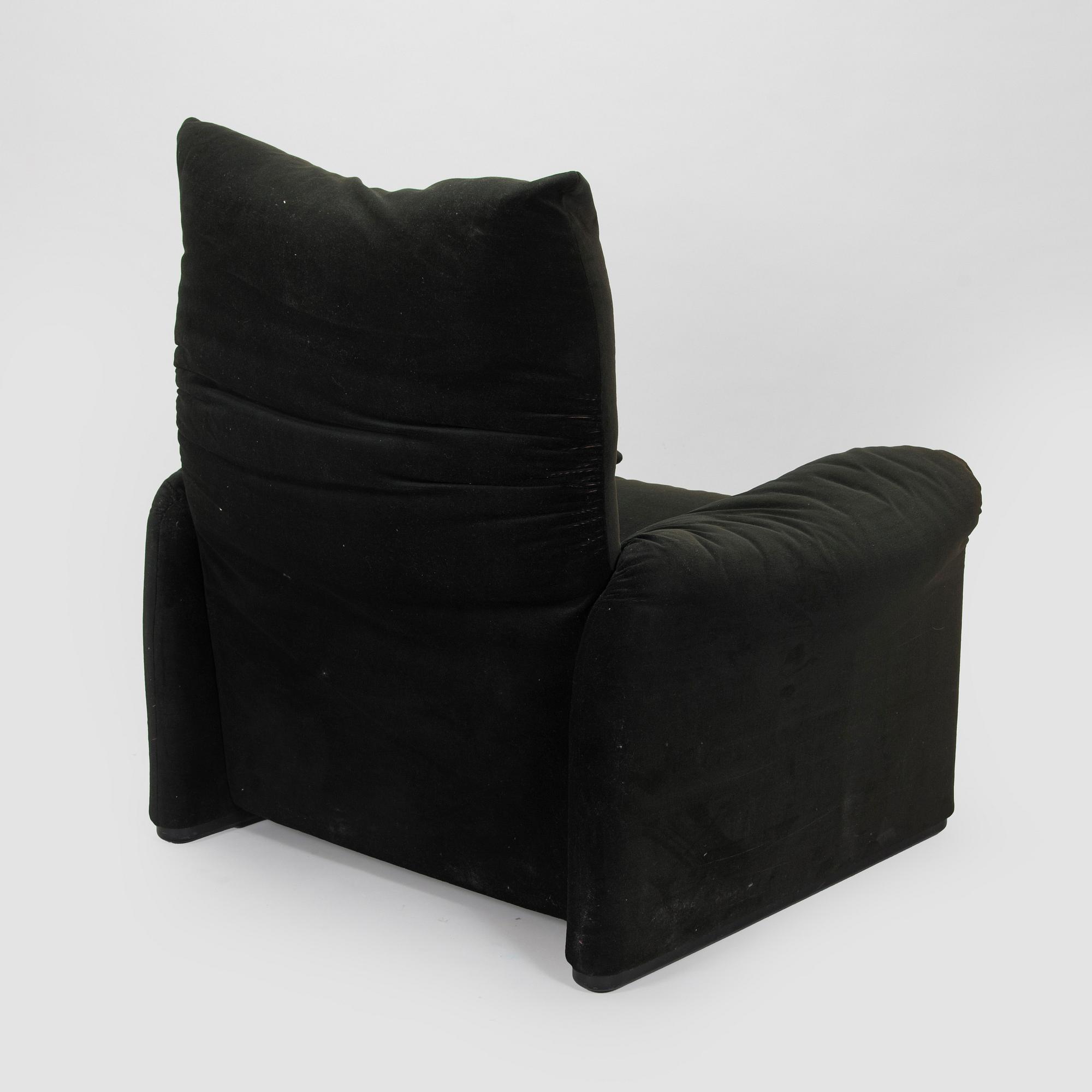 Vico Magistretti, A "Maralunga", armchair, Cassina, Italy.