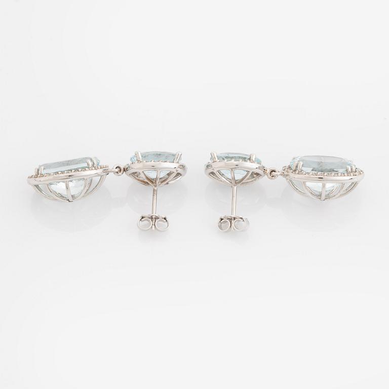 Örhängen, med akvamariner och diamanter.