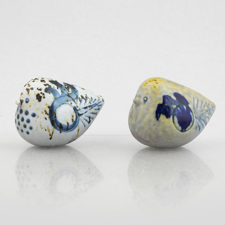 Lisa Larson, skulpturer, 8 st, småfåglar, stengods, Gustavsberg.