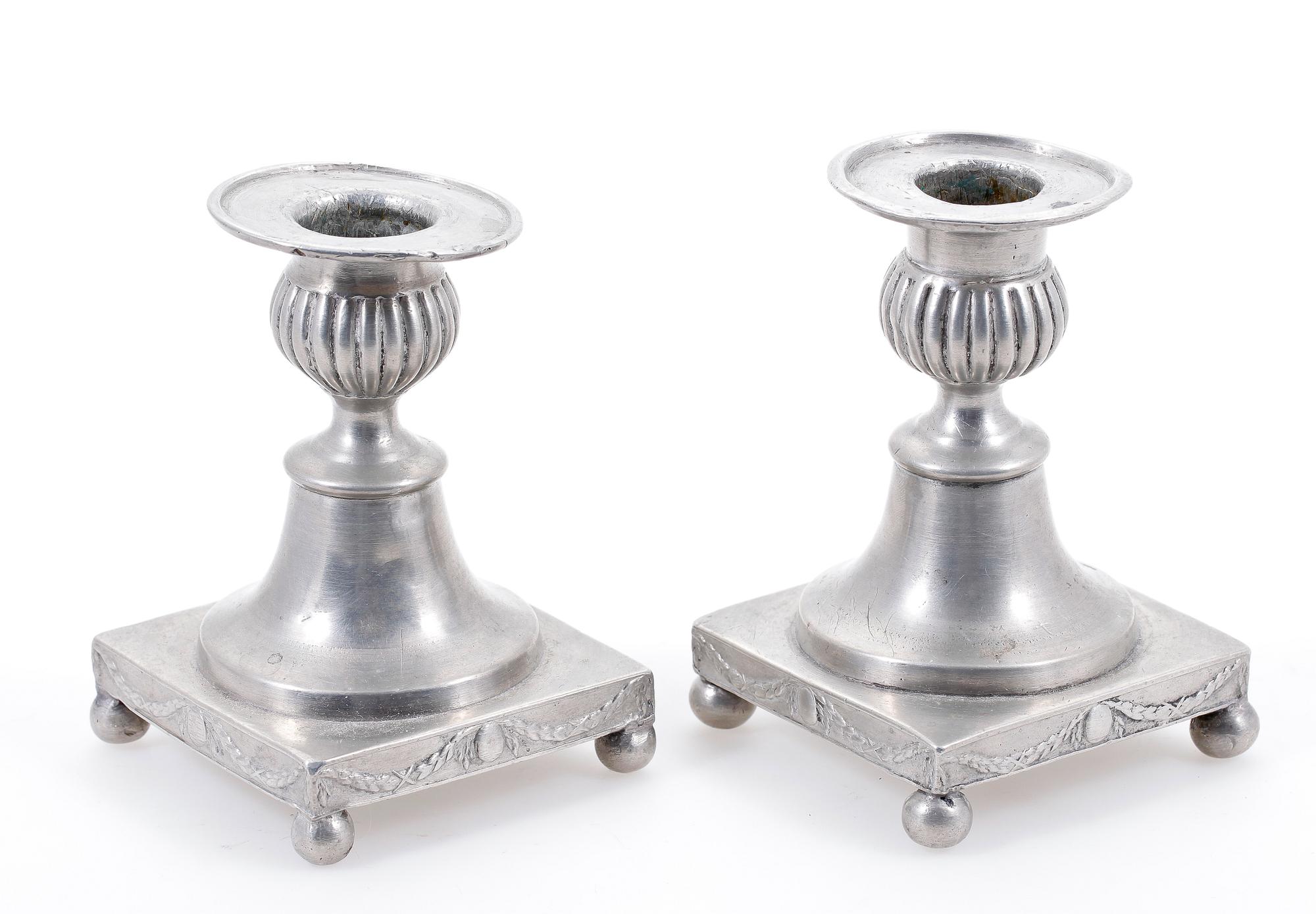 LJUSSTAKAR, ett par. Tenn, Sengustavianska, Sverige, M G Moberg (1816-1824), Jönköping.