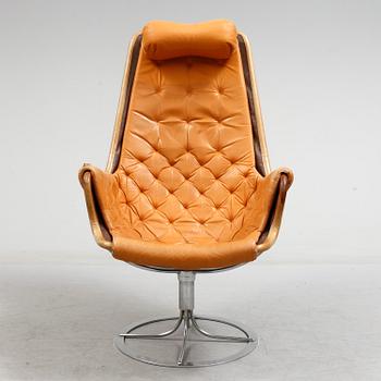 BRUNO MATHSSON, a leather upholstered 'Jetson' swivel chair from Dux.