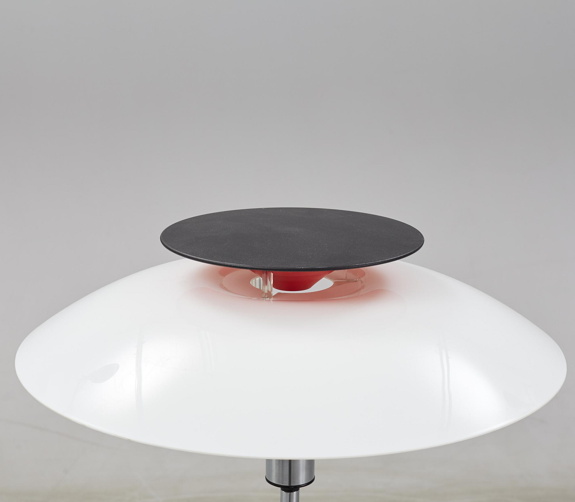 Poul Henningsen, golvlampa, "PH 80", Louis Poulsen, Danmark.