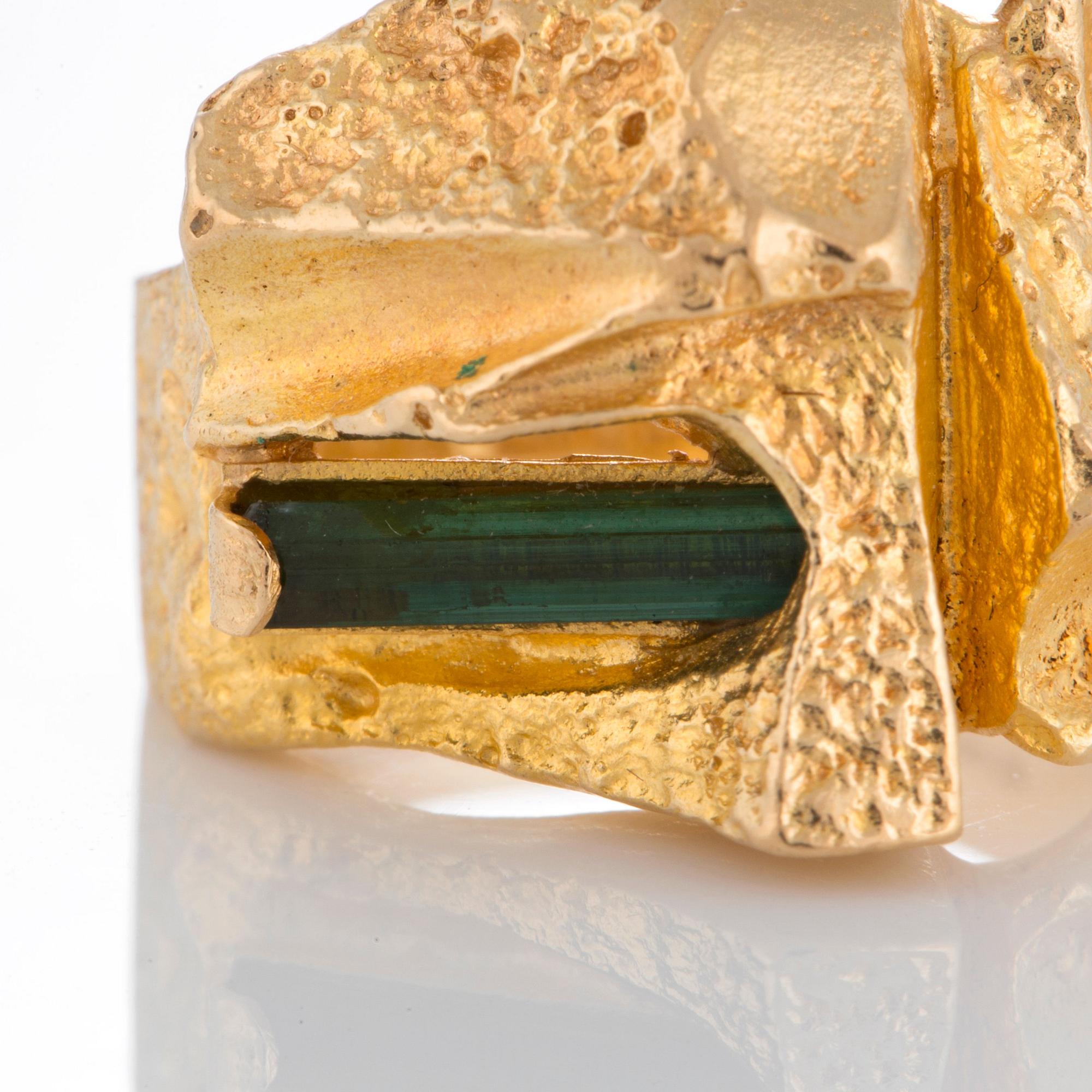 Björn Weckström ring "Tourmaline Bridge" 18K guld med en grön turmalin.