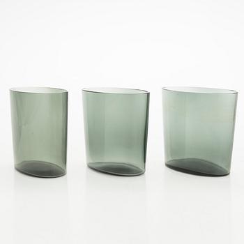 Saara Hopea, three serving bowls with tray and three vases for Nutjärvi Notsjö.