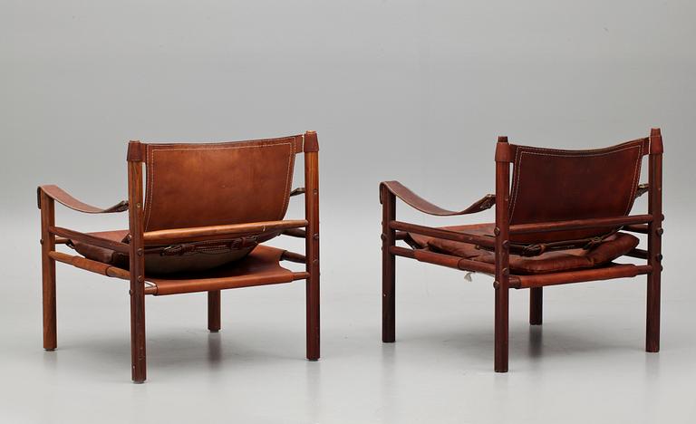 KARMSTOLAR, ett par, "Sirocco", design Arne Norell, 1900-talets tredje kvartal.