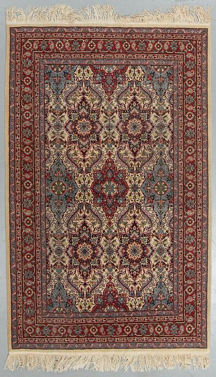 A carpet, oriental, ca 197 x 124 cm.
