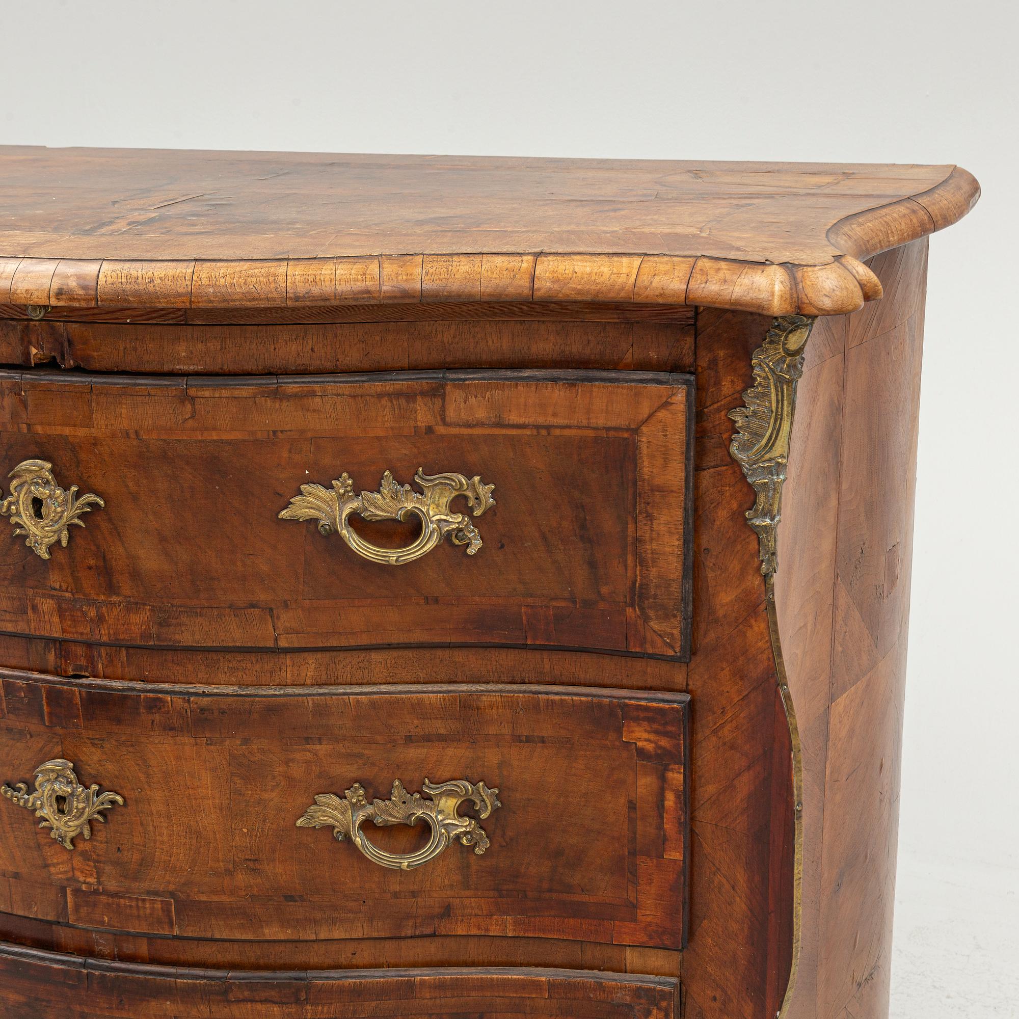 A late Baroque chest of drawers, mid-18th Century.