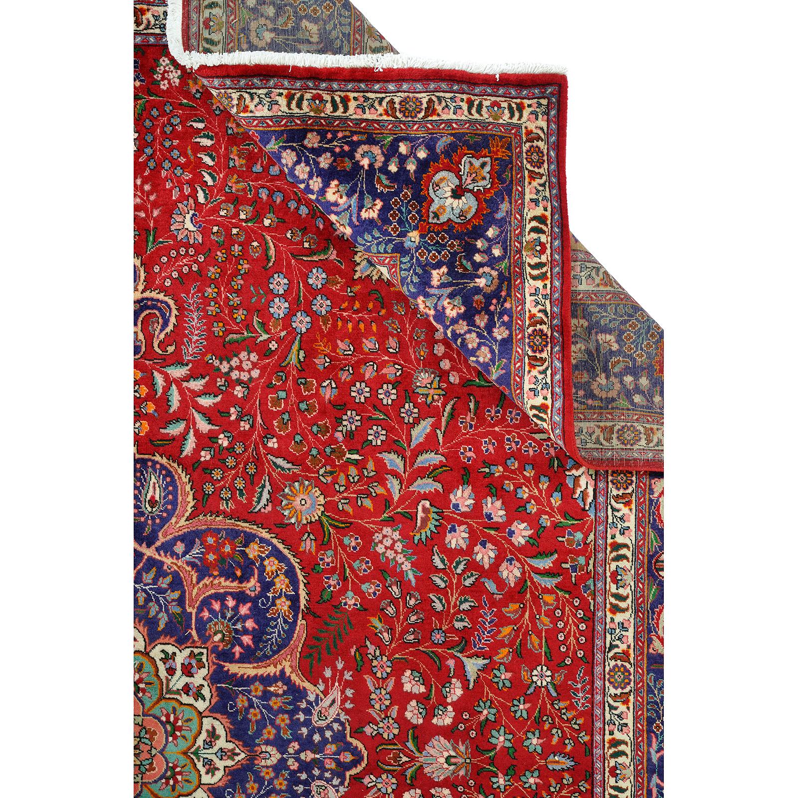 A Tabriz carpet, 400 x 300 cm.