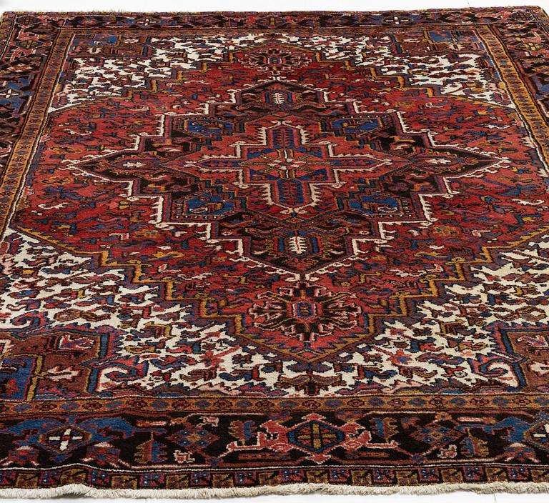 Carpet, Heriz/Gorowan, ca 310 x 240 cm.