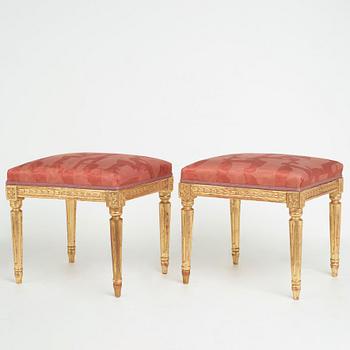 TABURETTER, ett par, av Carl Fredrik Flodin (mästare i Stockholm 1776-95), gustavianska.