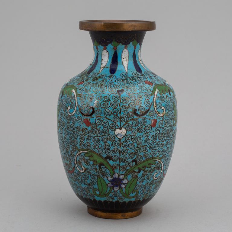 A Cloisonne vase, Qing dynasty.