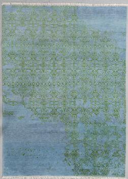 Carpet, 230 x 168 cm.