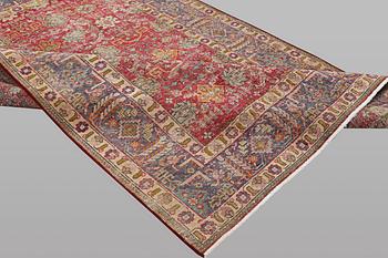 A carpet, Persian, Vintage Design, ca 280 x 190 cm.