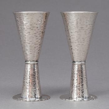 SNAPSGLAS, ett par, silver, en signerad KA, Tavastehus, 1972.