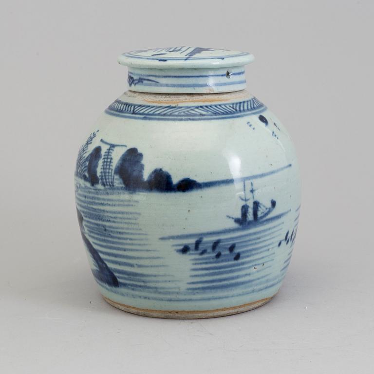 A blue and white jar, Qing dynasty, 19th Century.