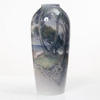 Bing & Gröndal, vase, porcelain, model 4555.