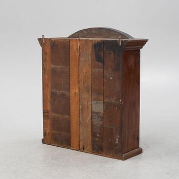 A wall-hanged cabinet, 18th/19th century.
