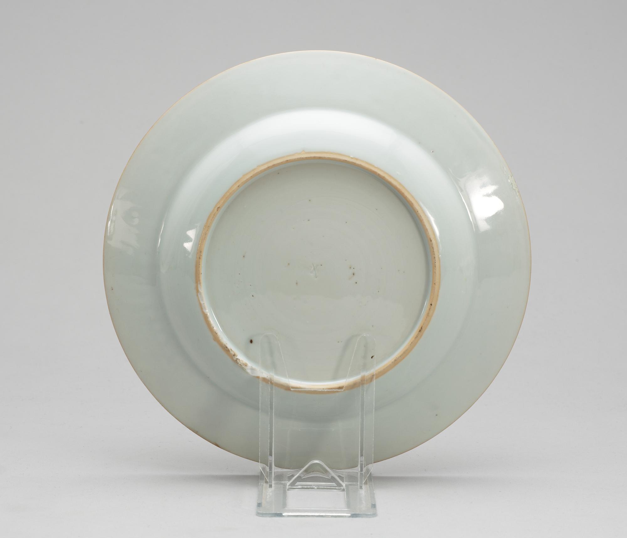 TALLRIK, porslin. Qing dynastin, Qianlong (1736-95).