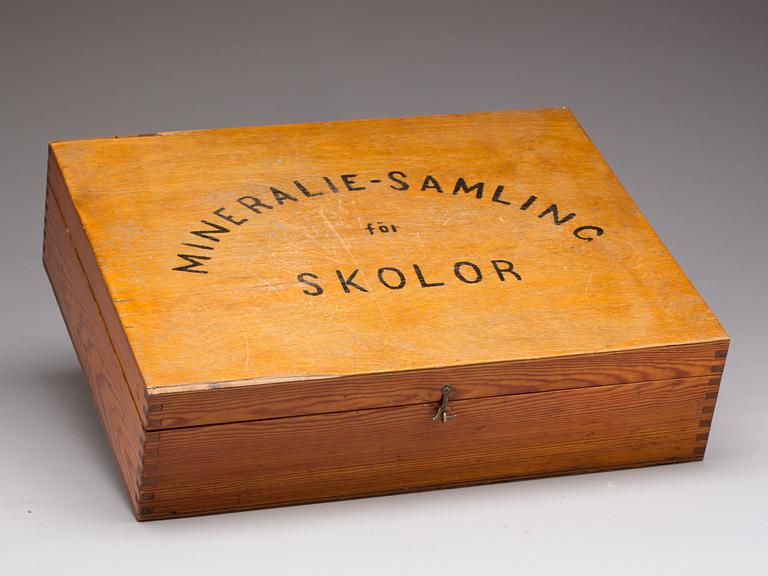 MINERALSAMLING FÖR SKOLOR, 1900-talets första del.