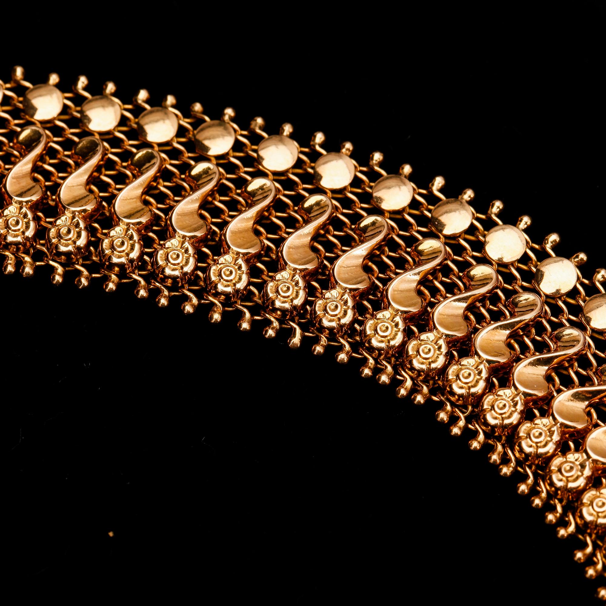 HALSCOLLIER, guld 18K, svensk importstämpel, 1900-tal. Vikt ca 62 gram.