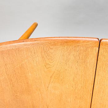 Hans J Wegner, A 1950s dining table model JH 567, Johannes Hansen, Denmark.