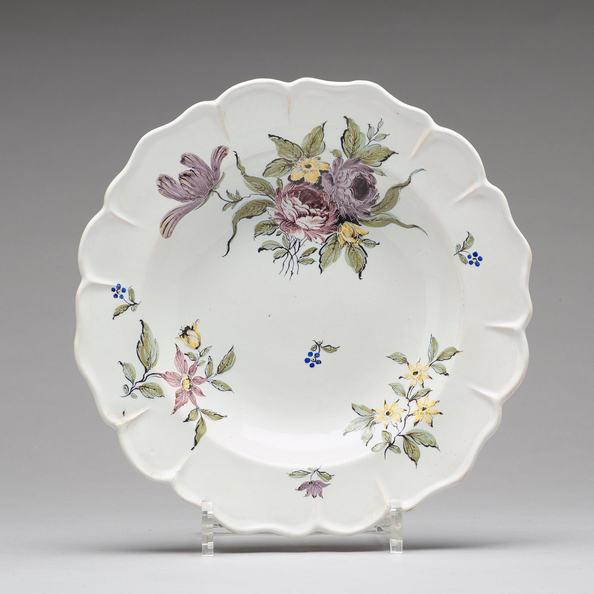 TALLRIKAR, nio stycken, fajans. Rörstrand, 1700-tal.
