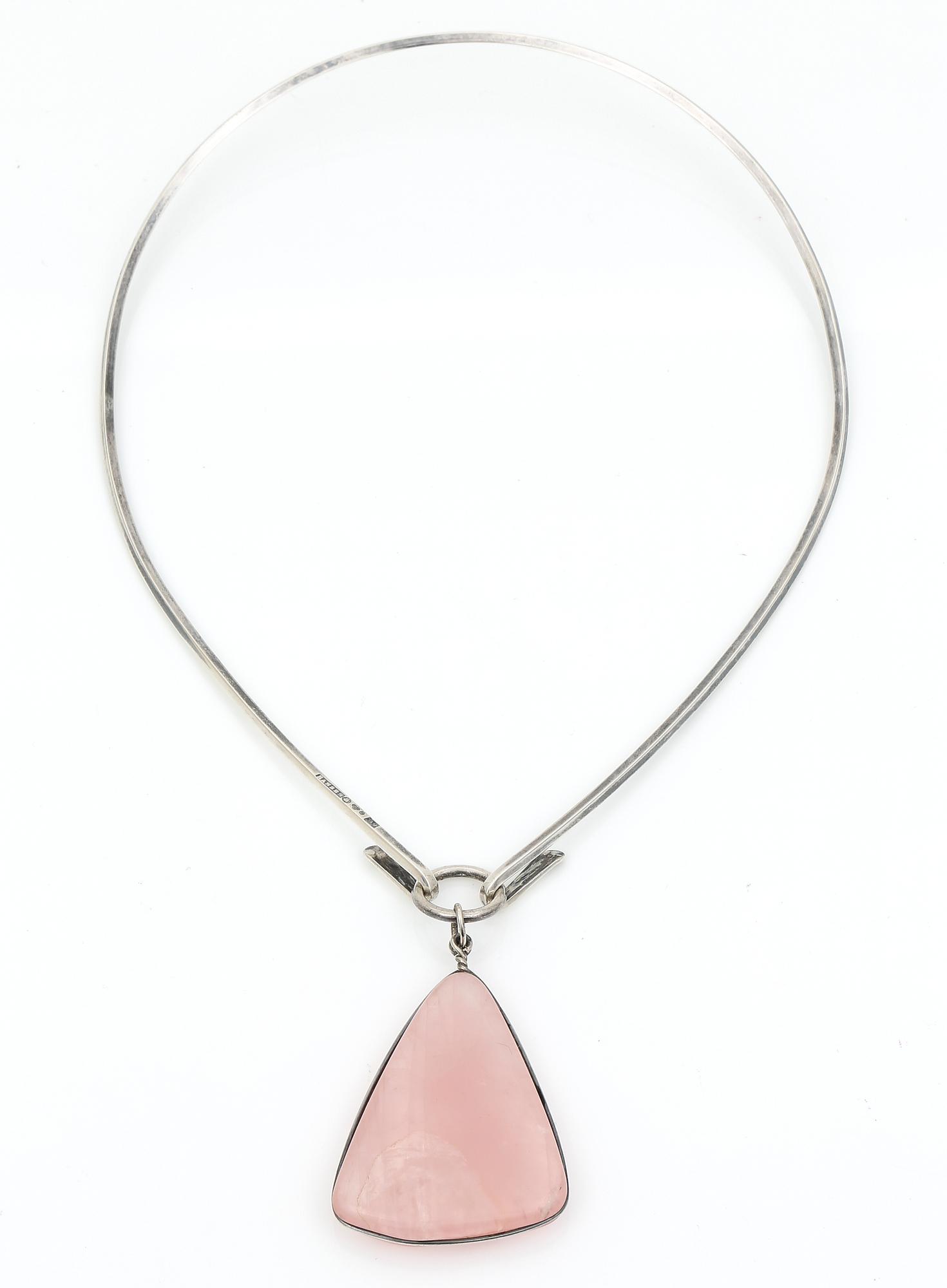 HALSBAND, silver med rosa kvarts, Hansen, Stockholm, 1966. Total vikt ca 40 g.