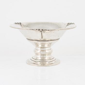 Skål på fot, silver, Danmark, 1919.