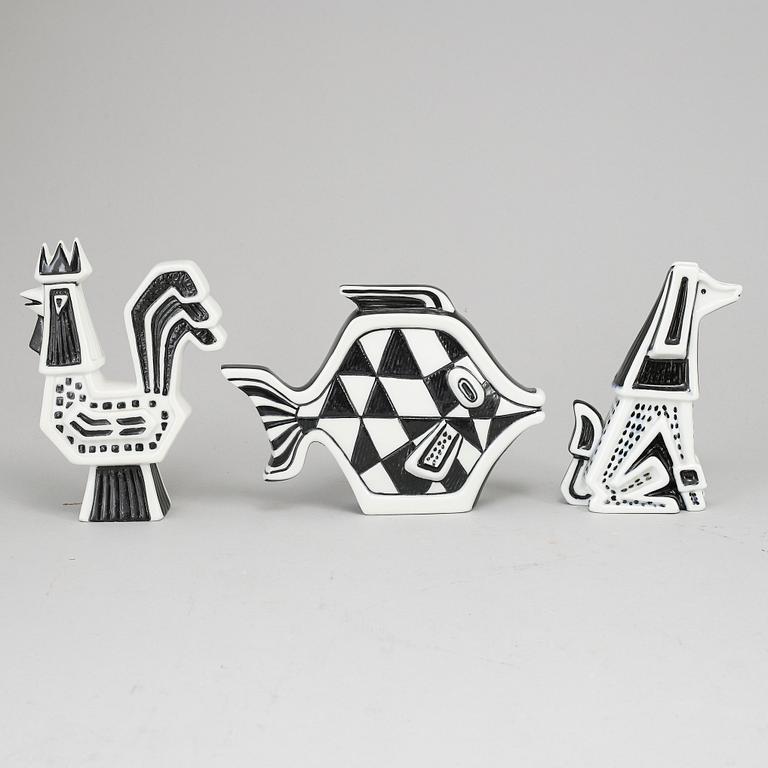 GUNNAR NYLUND, figuriner, 3 st, fisk, tupp och hund, Rörstrand 1950-60-tal.