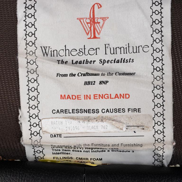 A leather upholstered Chesterfield sofa from Winchester furniture, end of the 20th Century.