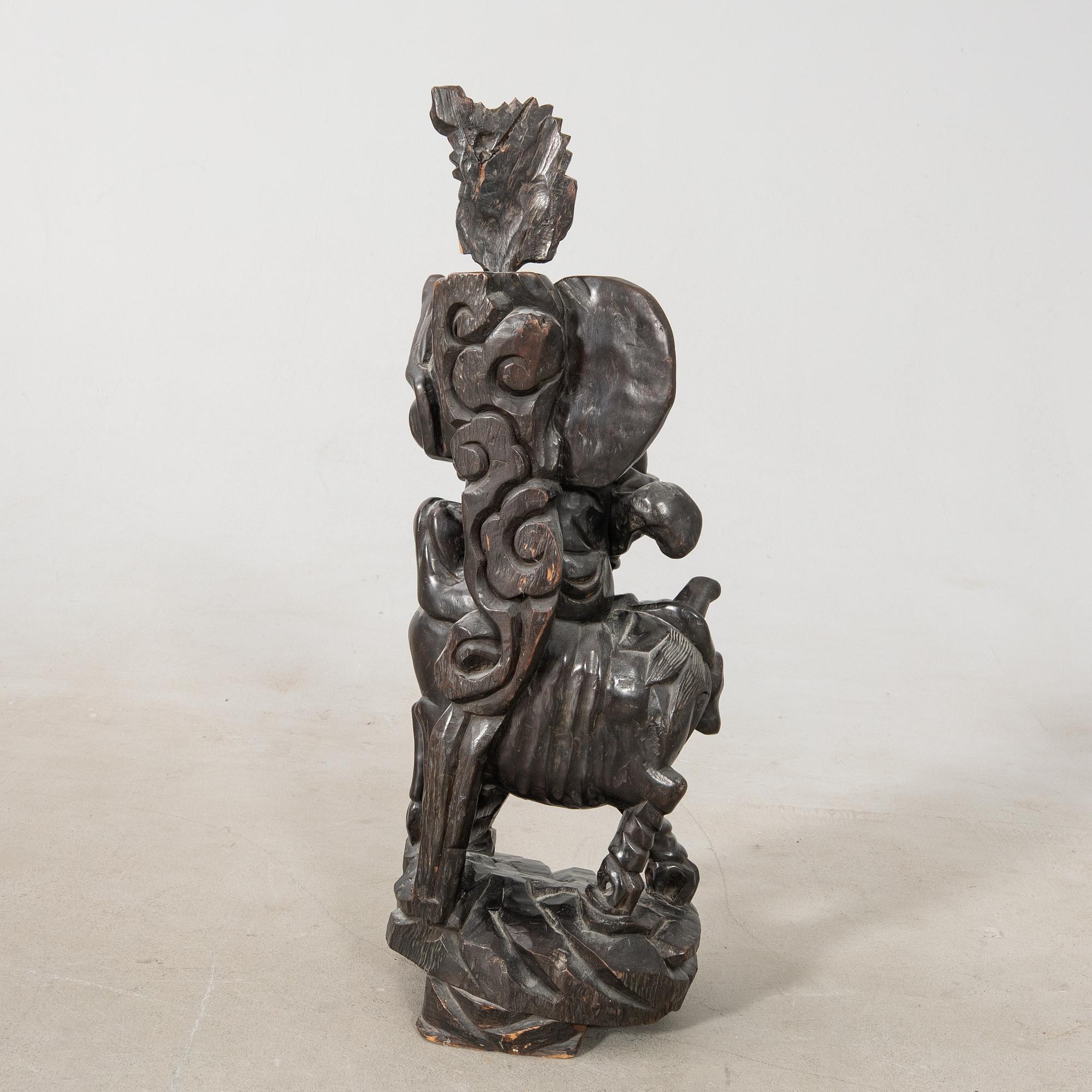 Skulptur Kina 1900-tal skuret trä.